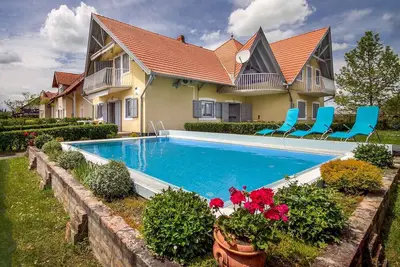 Image de Studio A 50 m des rives du lac Balaton, avec piscine