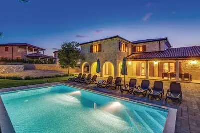 Image de Superbe maison à Turcic avec WiFi