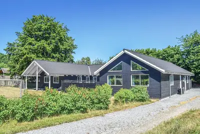 Image de Superbe maison à Tranekær avec sauna