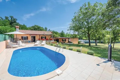 Image de Superbe maison de 2 chambres à Cere