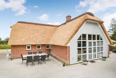 Image de Superbe maison à Oksbøl avec WiFi