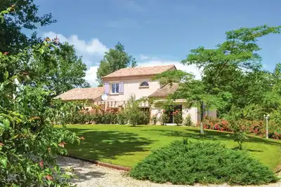 Image de Maison confortable à Payzac avec.