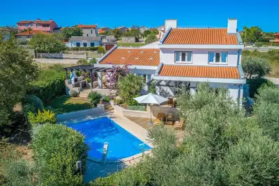 Image de Superbe maison à Liznjan avec WiFi
