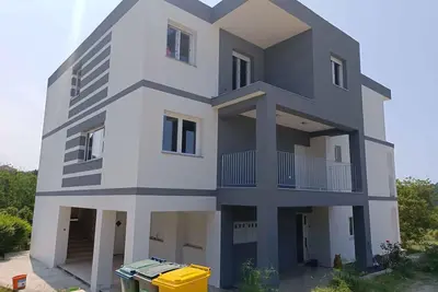 Image de Appartement de vacances avec air conditionné dans un environnement calme