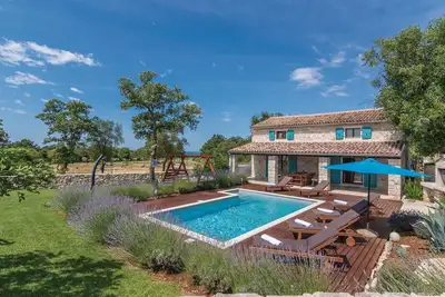 Image de Belle maison Ă Bale avec WiFi