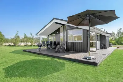 Image de Belle maison de 2 chambres à Rødby