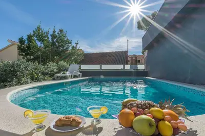Image de Appartements Lorenzo (26581-A1) - Lokva Rogoznica