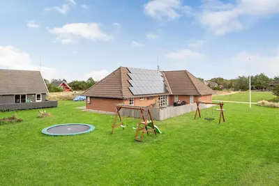 Image de Superbe maison à Rømø avec sauna
