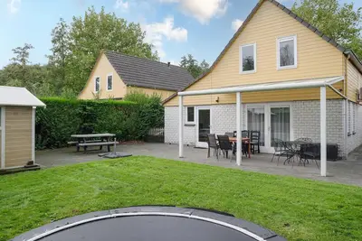 Image de Belle maison Ă Wemeldinge avec WiFi