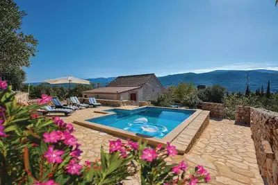 Image de Belle maison de 2 chambres à Stari Grad