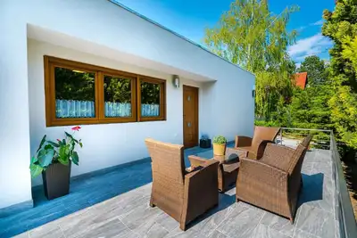Image de Appartement de vacances avec jardin, à seulement 100 mètres de la plage