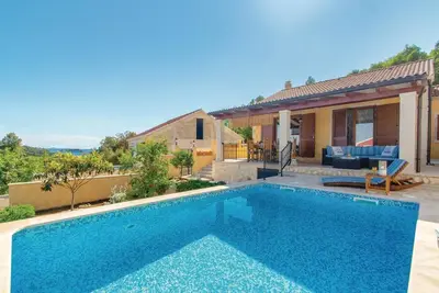 Image de Belle maison Ă Prizba avec WiFi