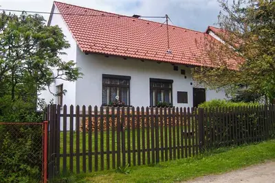 Image de Maison de vacances avec lit bébé et Tv satellite