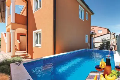 Image de Superbe maison à Liznjan avec WiFi