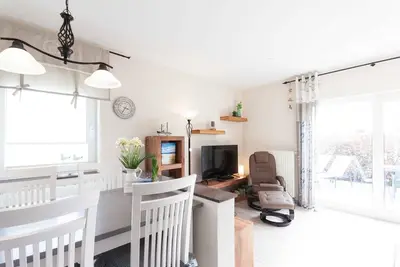 Image de H24: chalet 3 pièces (max 4 personnes plus un bébé) - zone chalet H24 Lighthouse Road Rerik