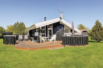 Image de Belle maison à Hadsund avec sauna