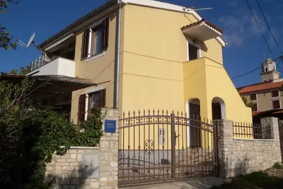 Maison de vacances avec jacuzzi et barbecue