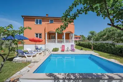Image de Belle maison à Nedescina avec cuisine