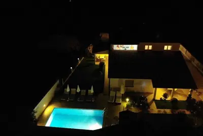 Image de Appartement de vacances avec terrasse et piscine