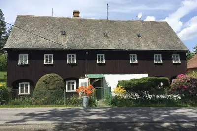 Image de Maison de vacances avec grand jardin, piscine extérieure et tennis de table