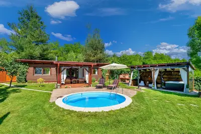 Image de Superbe maison à Lopatinec avec jacuzzi
