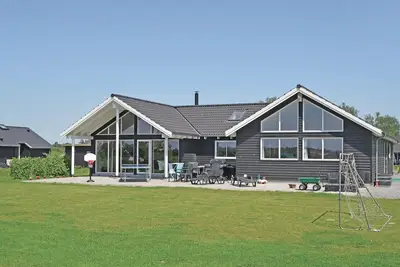 Image de Belle maison à Idestrup avec sauna