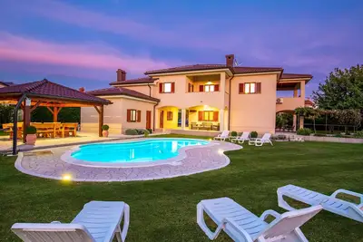 Image de Belle maison Ă Drazice avec WiFi