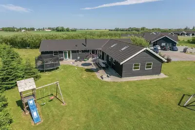 Image de Belle maison à Idestrup avec sauna