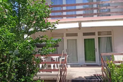Image de Maison de vacances avec terrasse, grand jardin et internet