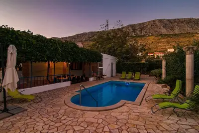 Image de Superbe maison Ă Dugi Rat avec WiFi