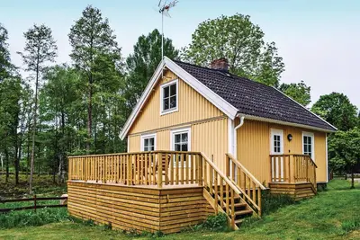 Image de Belle maison avec 1 chambre Ă Gullabo