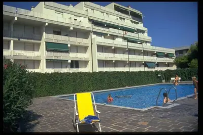 Image de Appartement de vacances avec balcon, internet et piscine