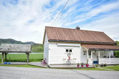 Image de Belle maison de 2 chambres à Tørvikbygd