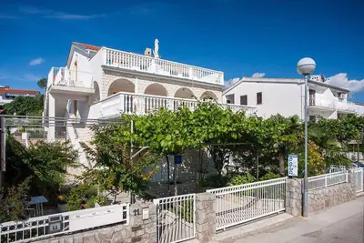 Image de Appartement de vacances près du centre et de la mer