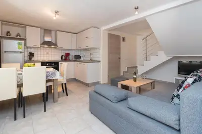 Image de Maison confortable à Zadar avec WiFi