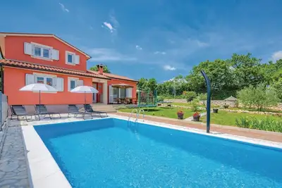Image de Superbe maison à Labin avec WiFi