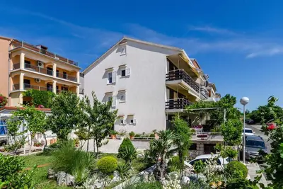 Image de Appartement de vacances avec jardin et barbecue