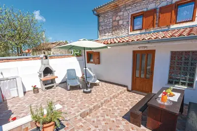 Image de Superbe maison de 2 chambres à Rakalj