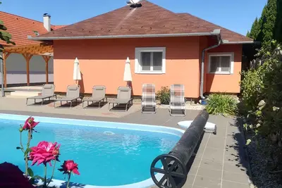 Image de Maison de vacances avec piscine et Internet
