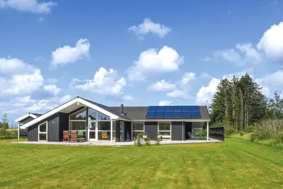 Image de Superbe maison à Jerup avec sauna