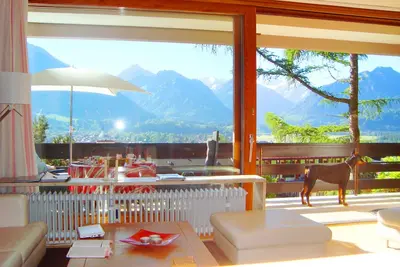 Image de Appartement de style de vie à Oberstdorf / Kleinwalsertal avec vue alpine, propre. Sauna extérieur, chien