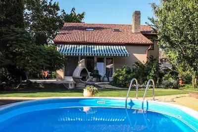 Image de Maison de vacances sophistiqué avec piscine et remise en forme