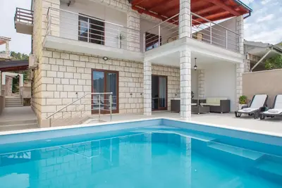 Superbe maison de 5 chambres à Brna