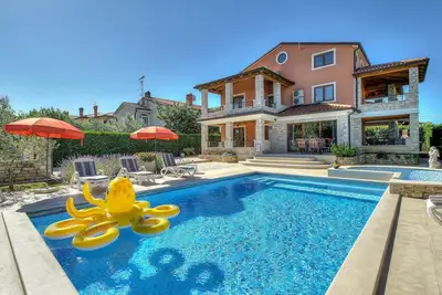 Image de Belle maison à Buje avec WiFi