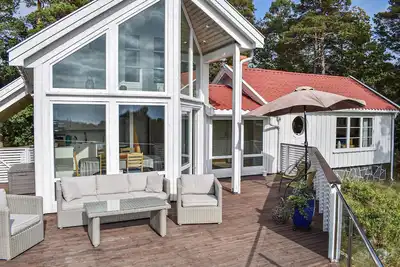 Image de Superbe maison à Færvik avec cuisine