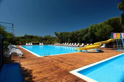 Image de Maison mobile avec piscine pour enfants et adultes