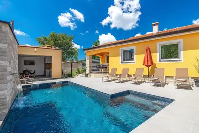 Belle maison de 3 chambres à Porec