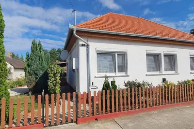 Image de Maison de vacances avec terrasse confortable et climatisation