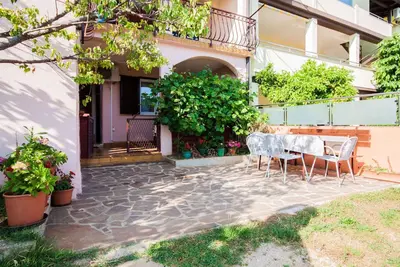 Image de Appartement de vacances avec air conditionné et barbecue