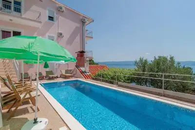 Image de Superbe maison à Omis avec WiFi